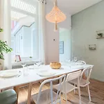 4 Bedroom & 4 Bathroom House Near Parc Barbieux