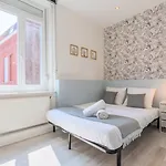 4 Bedroom & 4 Bathroom House Near Parc Barbieux Gasthof Roubaix