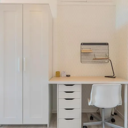4 Bedroom & 4 Bathroom House Near Parc Barbieux