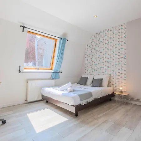 4 Bedroom & 4 Bathroom House Near Parc Barbieux 2*