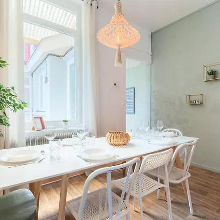 4 Bedroom & 4 Bathroom House Near Parc Barbieux