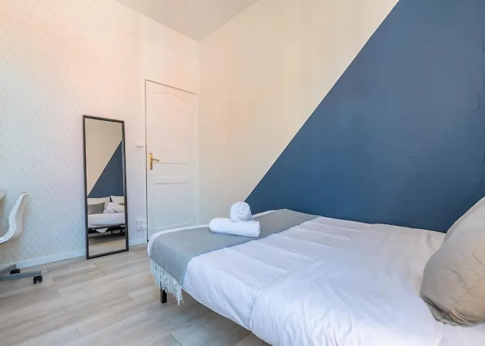 Guest house 4 Bedroom & 4 Bathroom House Near Parc Barbieux 2*