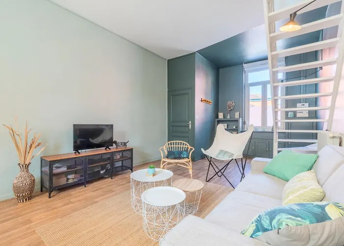 Guest house 4 Bedroom & 4 Bathroom House Near Parc Barbieux 2*