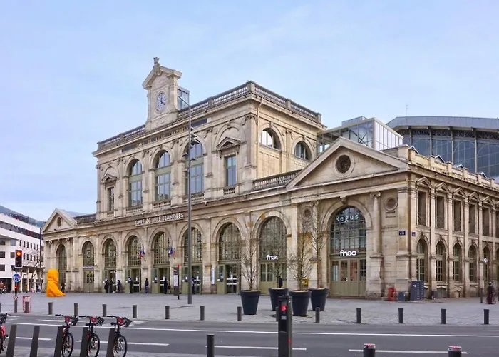 4 Bedroom & 4 Bathroom House Near Parc Barbieux Guest house 2*