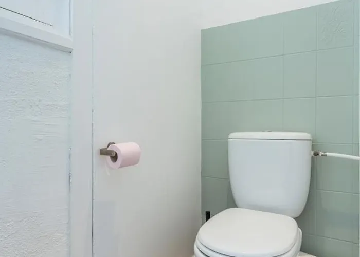 4 Bedroom & 4 Bathroom House Near Parc Barbieux